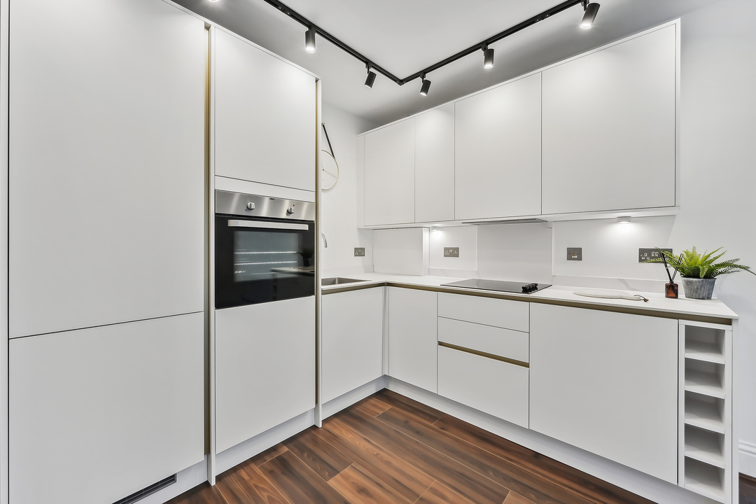 3 bed apartment to rent in Windsor Road, Ealing, London, W5 9