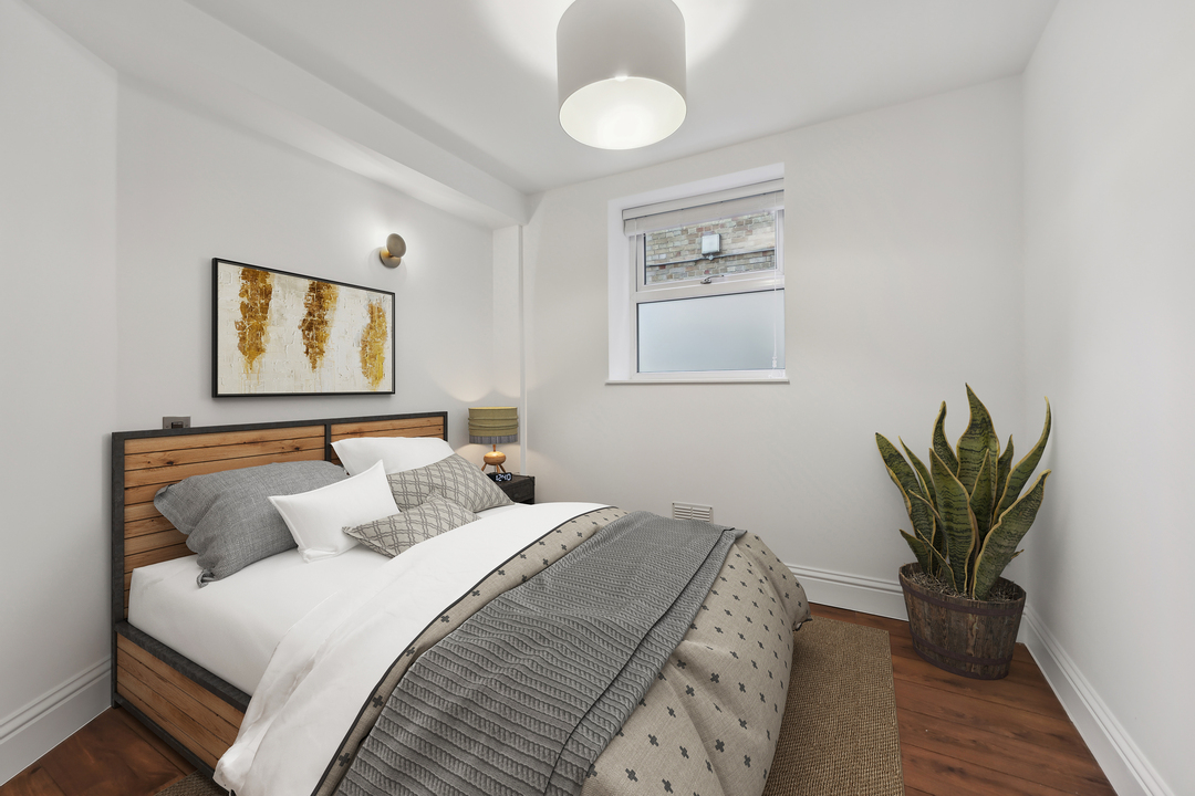 3 bed apartment to rent in Windsor Road, Ealing, London, W5 5