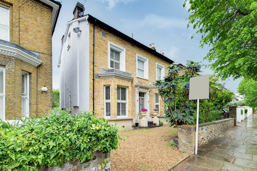6 bed detached house to rent in Eaton Rise, Ealing, London, W5 6