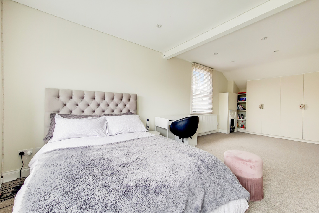 6 bed detached house to rent in Eaton Rise, Ealing, London, W5 10