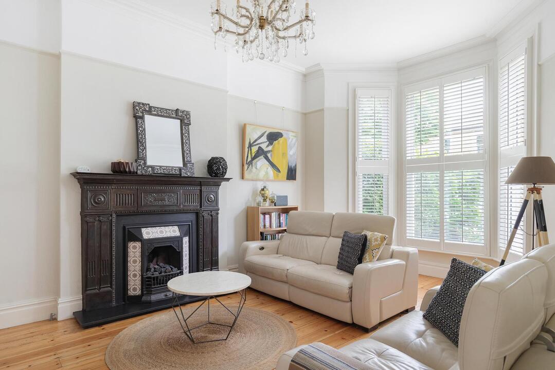 6 bed detached house to rent in Eaton Rise, Ealing, London, W5 2