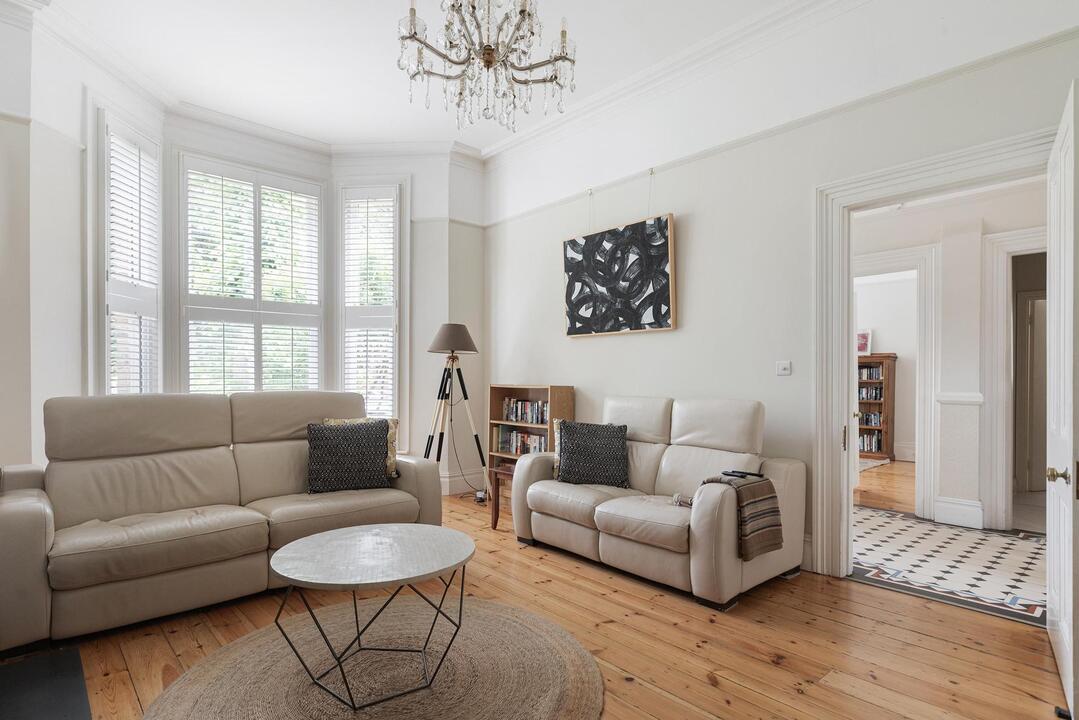 6 bed detached house to rent in Eaton Rise, Ealing, London, W5 4