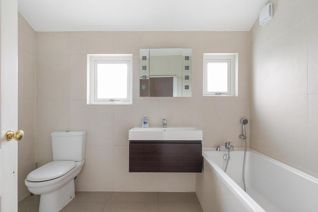 6 bed detached house to rent in Eaton Rise, Ealing, London, W5 14