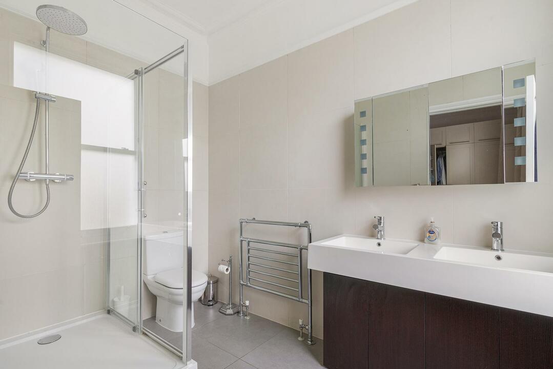 6 bed detached house to rent in Eaton Rise, Ealing, London, W5 17