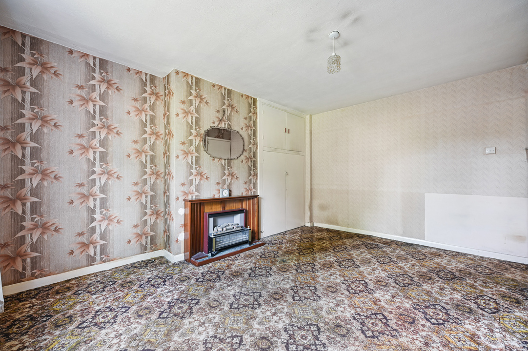 3 bed end of terrace house for sale in Carville Crescent, Brentford 9