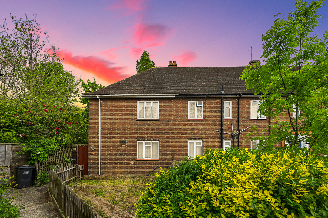 3 bed end of terrace house for sale in Carville Crescent, Brentford 11