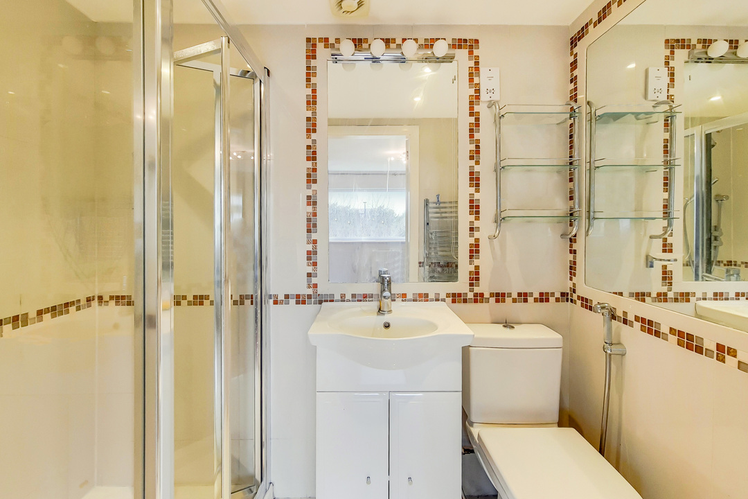 3 bed terraced house for sale in Heronsforde, Ealing  - Property Image 11