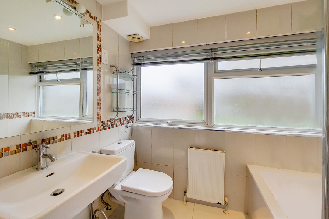 3 bed terraced house for sale in Heronsforde, Ealing  - Property Image 9
