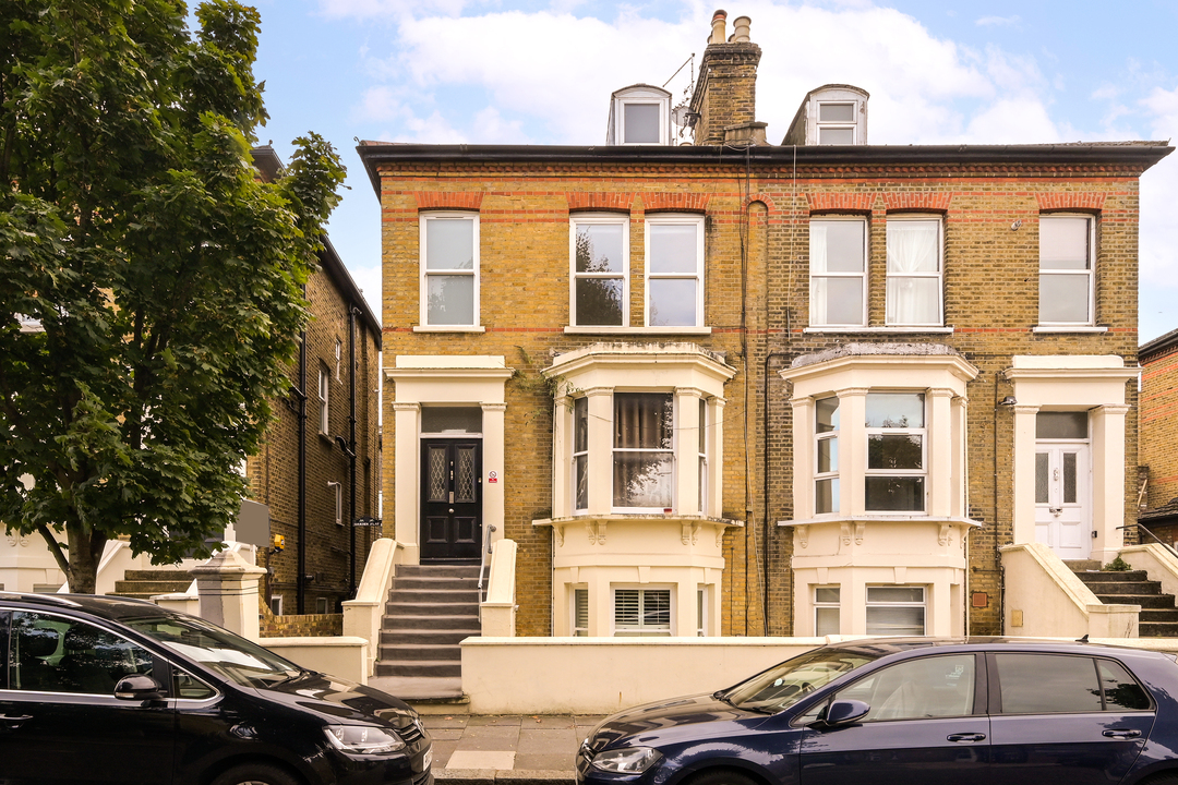 2 bed apartment to rent in Mattock Lane, Ealing, London, W13 1
