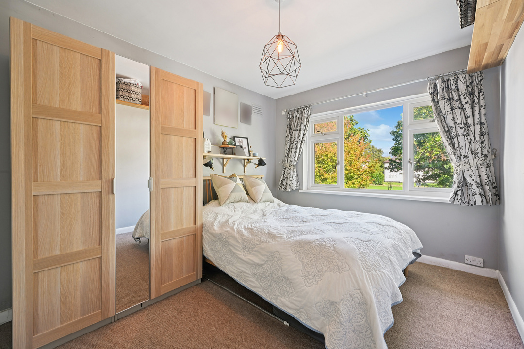 2 bed maisonette for sale in Cavendish Avenue, Ealing, London, W13 13
