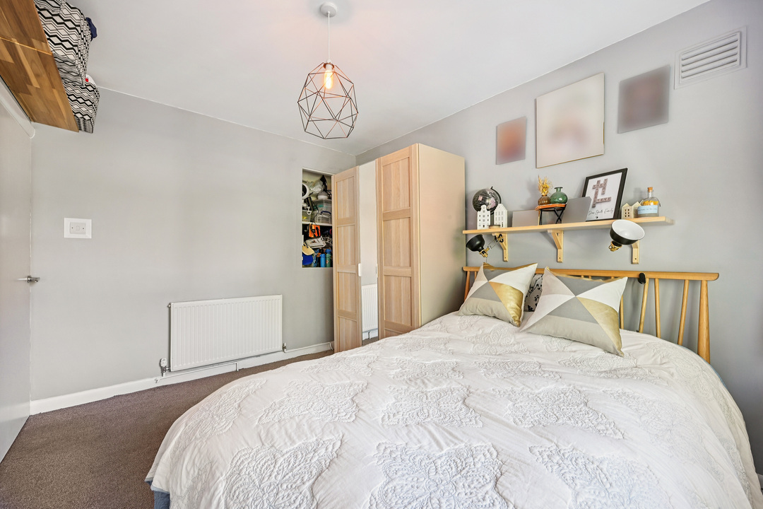 2 bed maisonette for sale in Cavendish Avenue, Ealing, London, W13 15