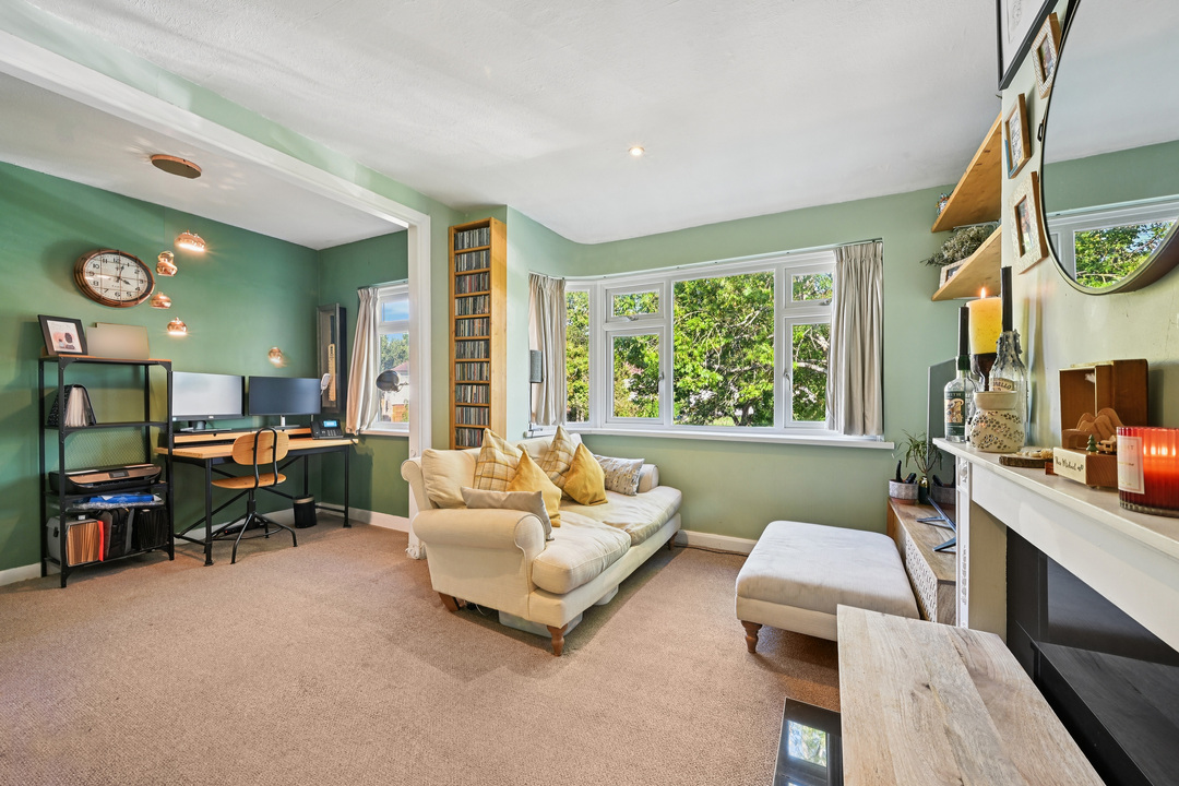 2 bed maisonette for sale in Cavendish Avenue, Ealing, London, W13 2