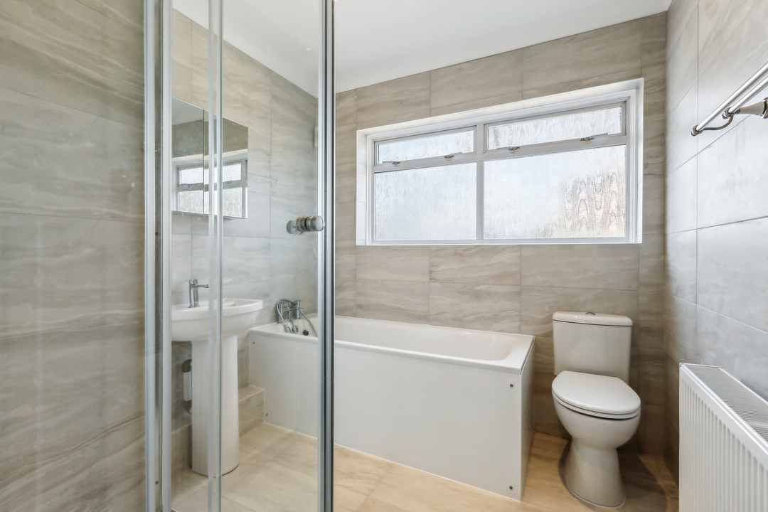 3 bed terraced house to rent in Burnham Way, Ealing 3