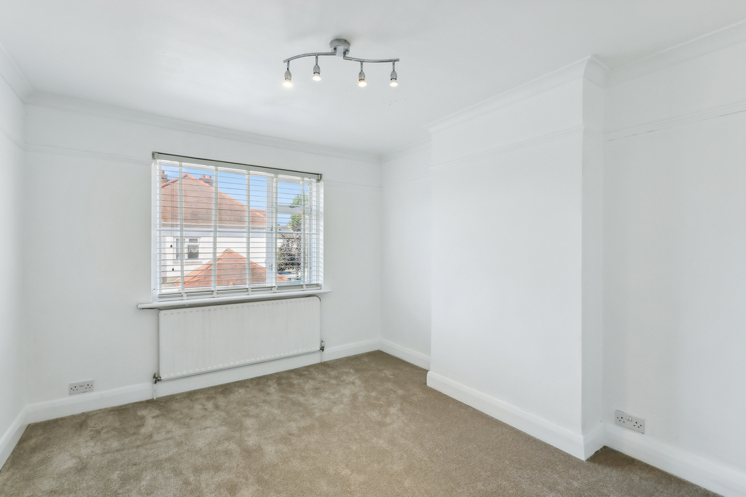 3 bed terraced house to rent in Burnham Way, Ealing 7