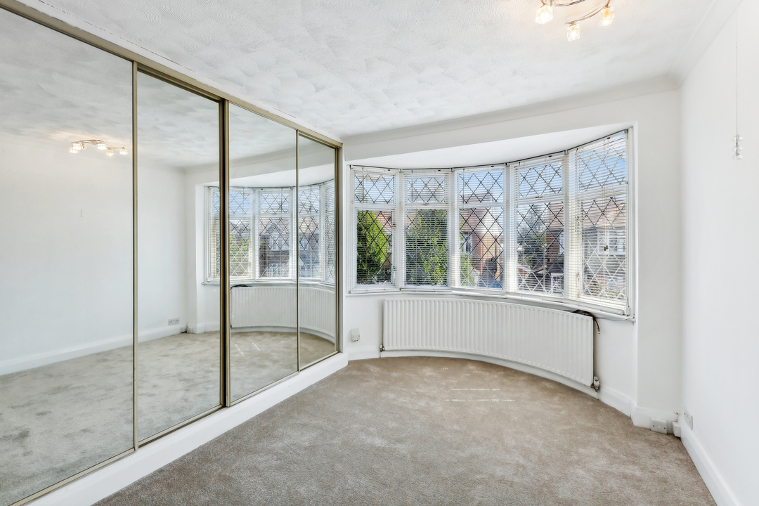 3 bed terraced house to rent in Burnham Way, Ealing 5