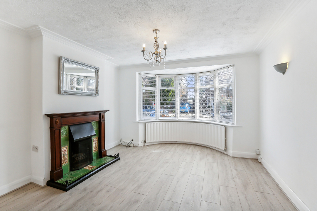 3 bed terraced house to rent in Burnham Way, Ealing  - Property Image 18