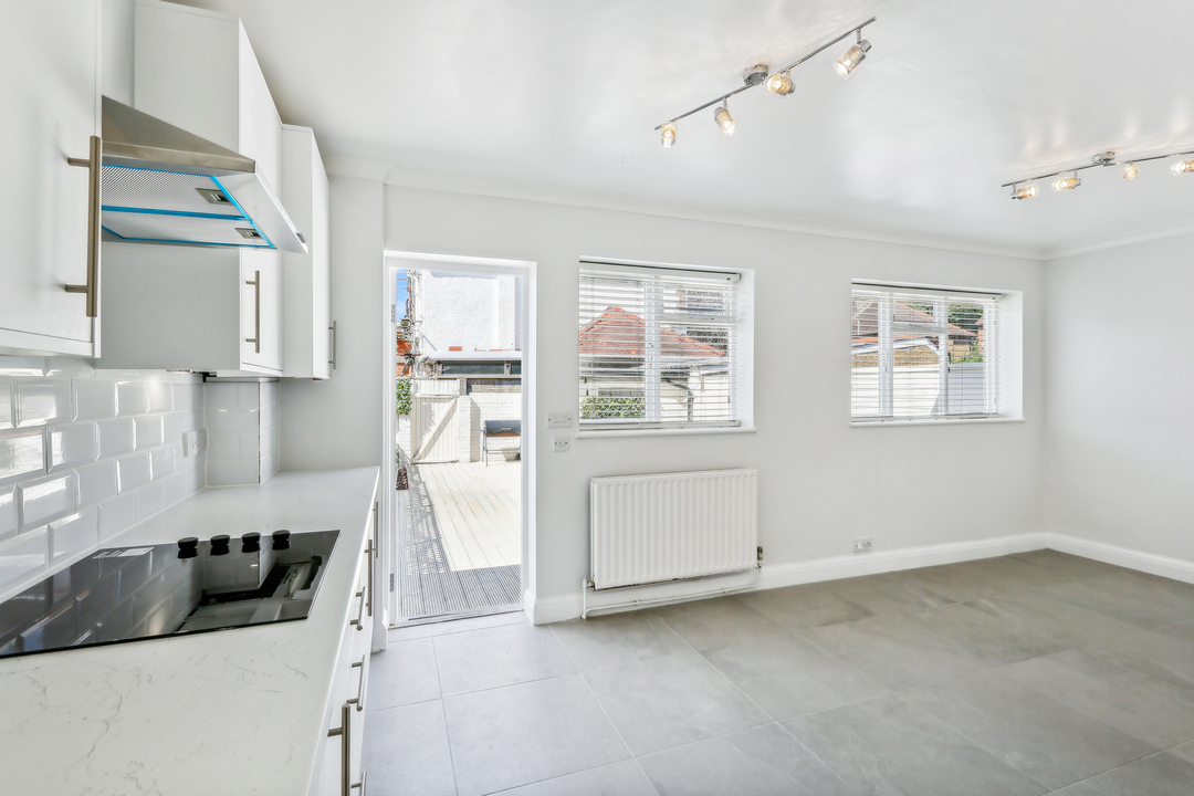 3 bed terraced house to rent in Burnham Way, Ealing 16