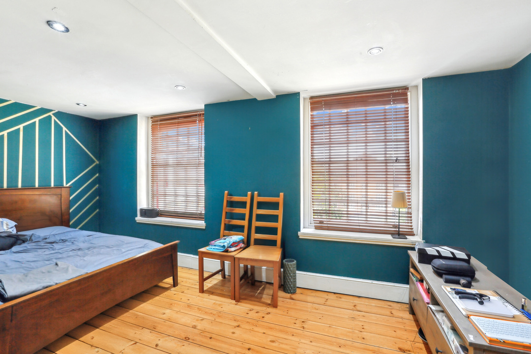 3 bed apartment for sale in Osterley Gardens, Southall 6