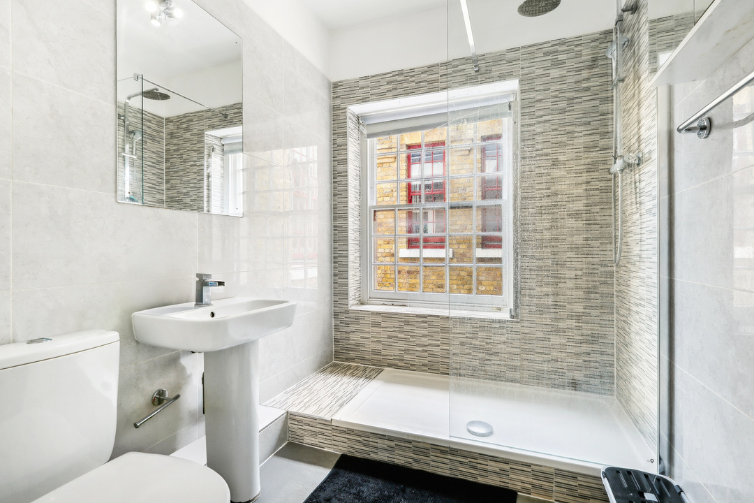 3 bed apartment for sale in Osterley Gardens, Southall 9