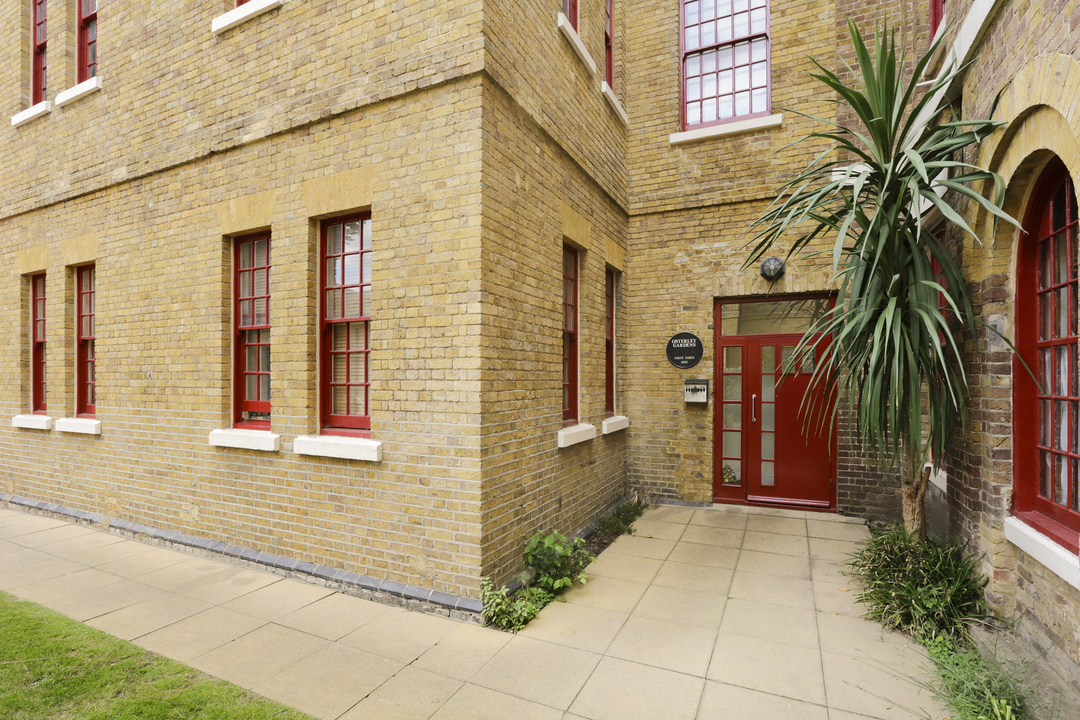 3 bed apartment for sale in Osterley Gardens, Southall 10