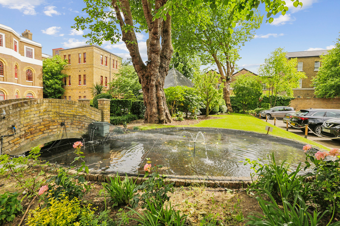 3 bed apartment for sale in Osterley Gardens, Southall  - Property Image 12