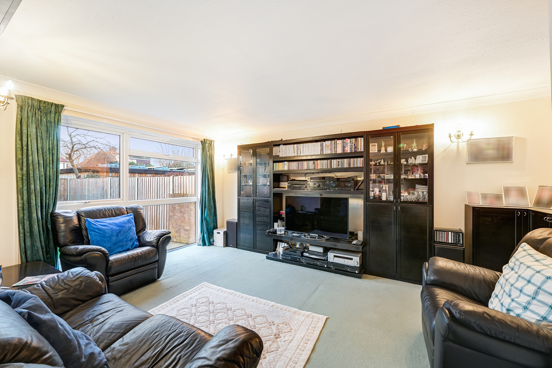 3 bed terraced house for sale in Roseacre Close, Ealing  - Property Image 8