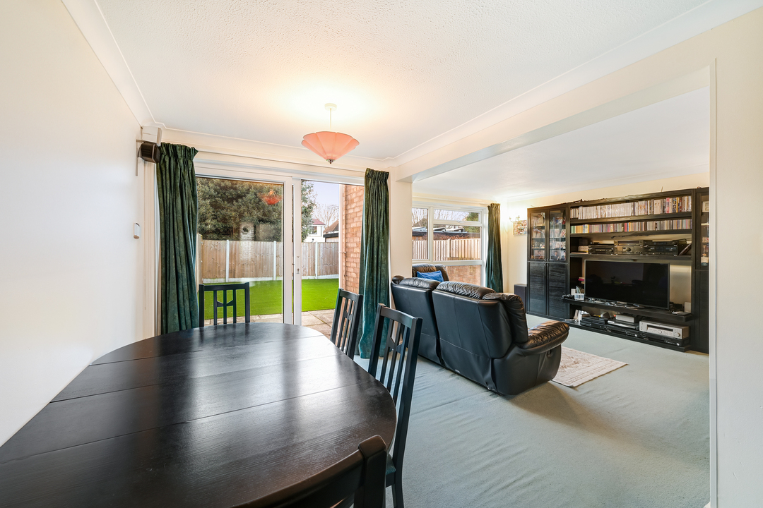 3 bed terraced house for sale in Roseacre Close, Ealing  - Property Image 5