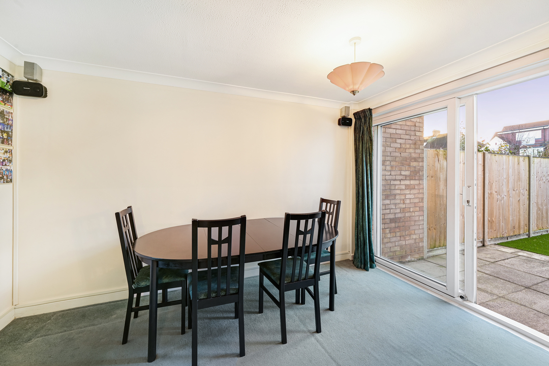 3 bed terraced house for sale in Roseacre Close, Ealing  - Property Image 9