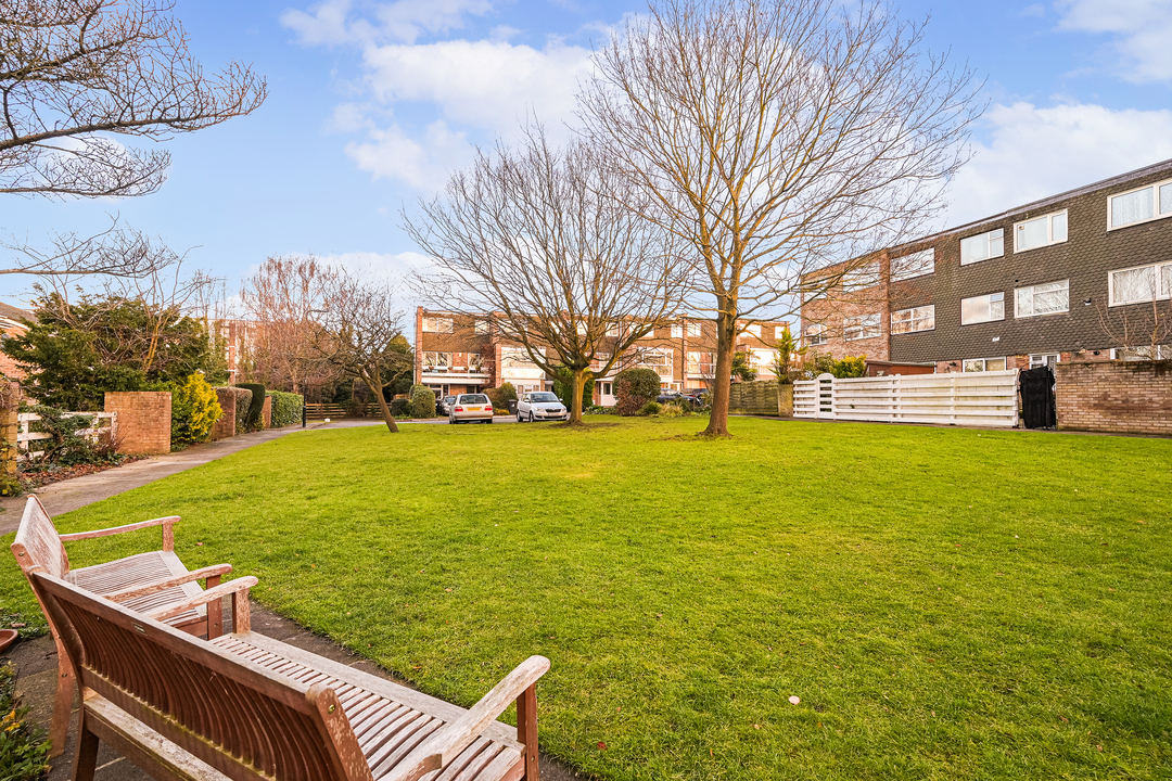 3 bed terraced house for sale in Roseacre Close, Ealing  - Property Image 16
