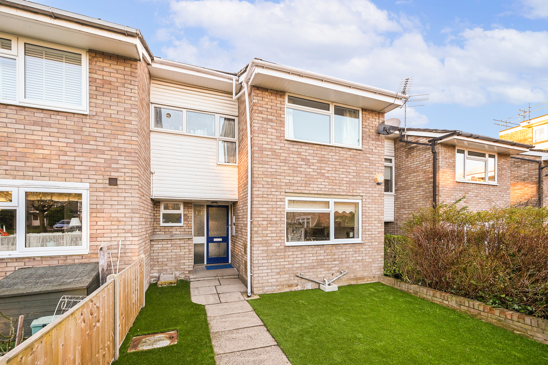 3 bed terraced house for sale in Roseacre Close, Ealing  - Property Image 6