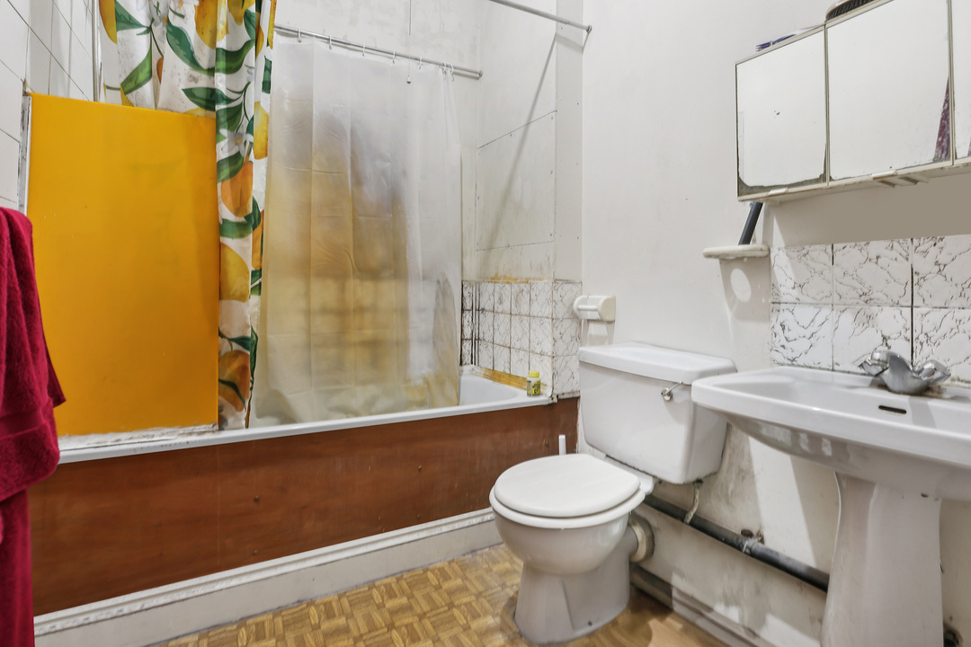 1 bed apartment for sale in The Grove, Ealing 4