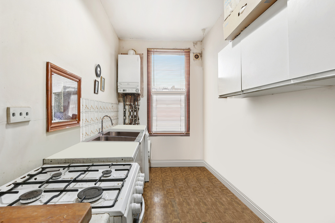 1 bed apartment for sale in The Grove, Ealing 1