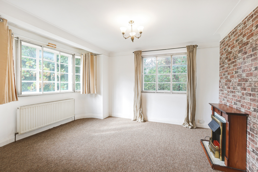 2 bed apartment to rent in Hill Court, Ealing, London, W5 5