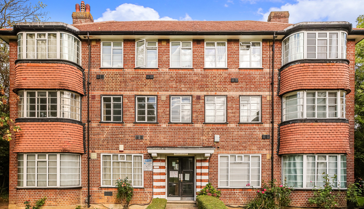 2 bed apartment to rent in Hill Court, Ealing, London, W5 11
