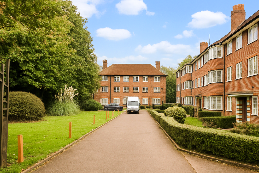 2 bed apartment to rent in Hill Court, London  - Property Image 4