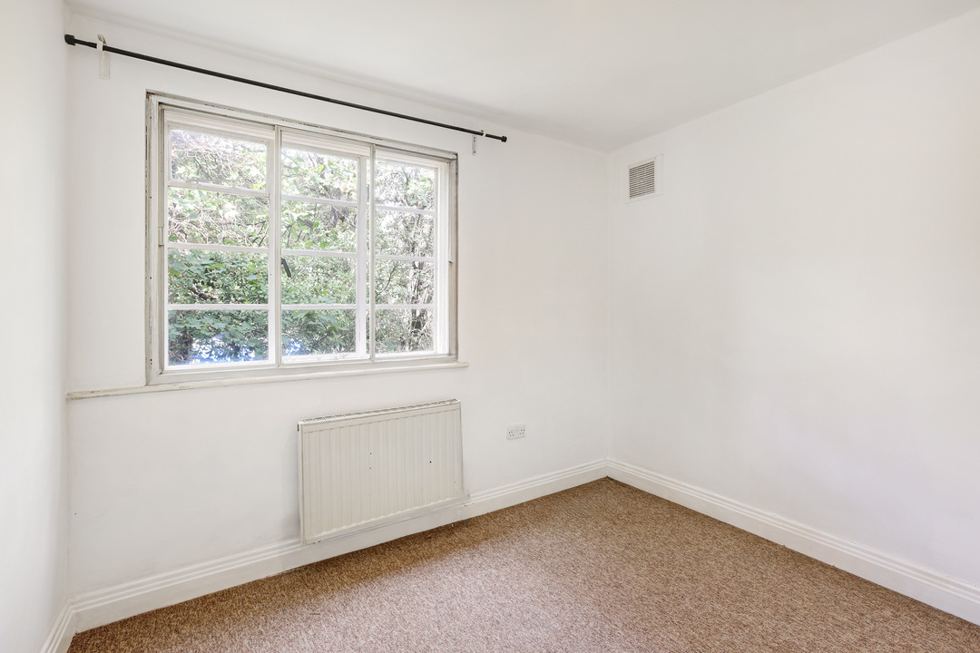 2 bed apartment to rent in Hill Court, Ealing, London, W5 8