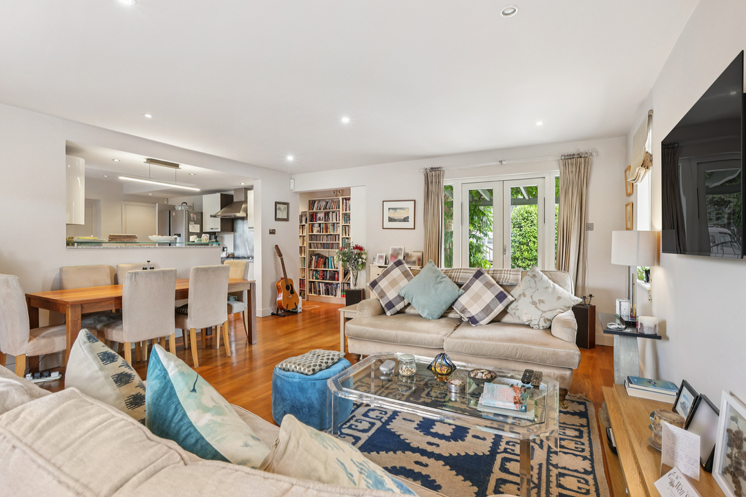 4 bed house for sale in Highview Road, Ealing  - Property Image 2