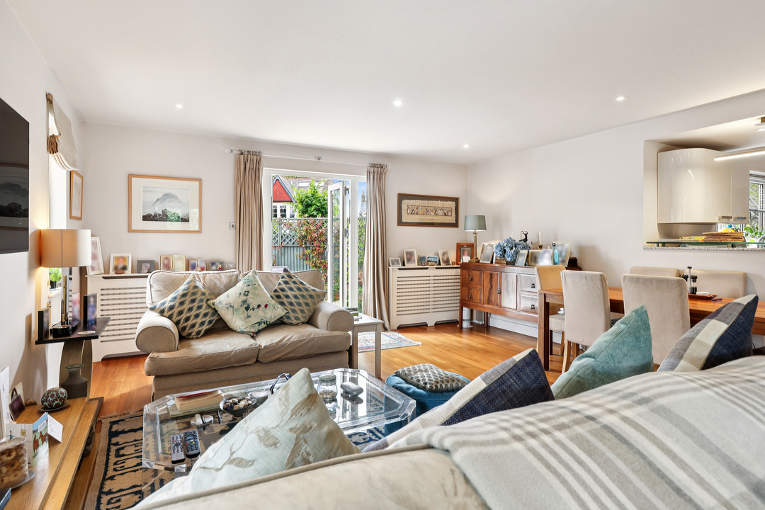 4 bed house for sale in Highview Road, Ealing  - Property Image 4