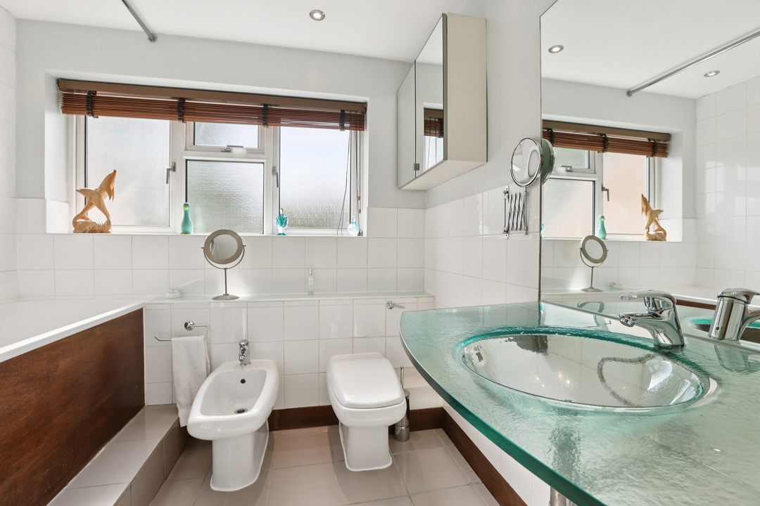 4 bed house for sale in Highview Road, Ealing  - Property Image 18