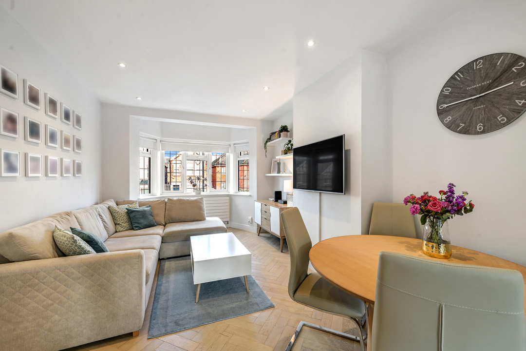 3 bed apartment for sale in Castlebar Park, London 6