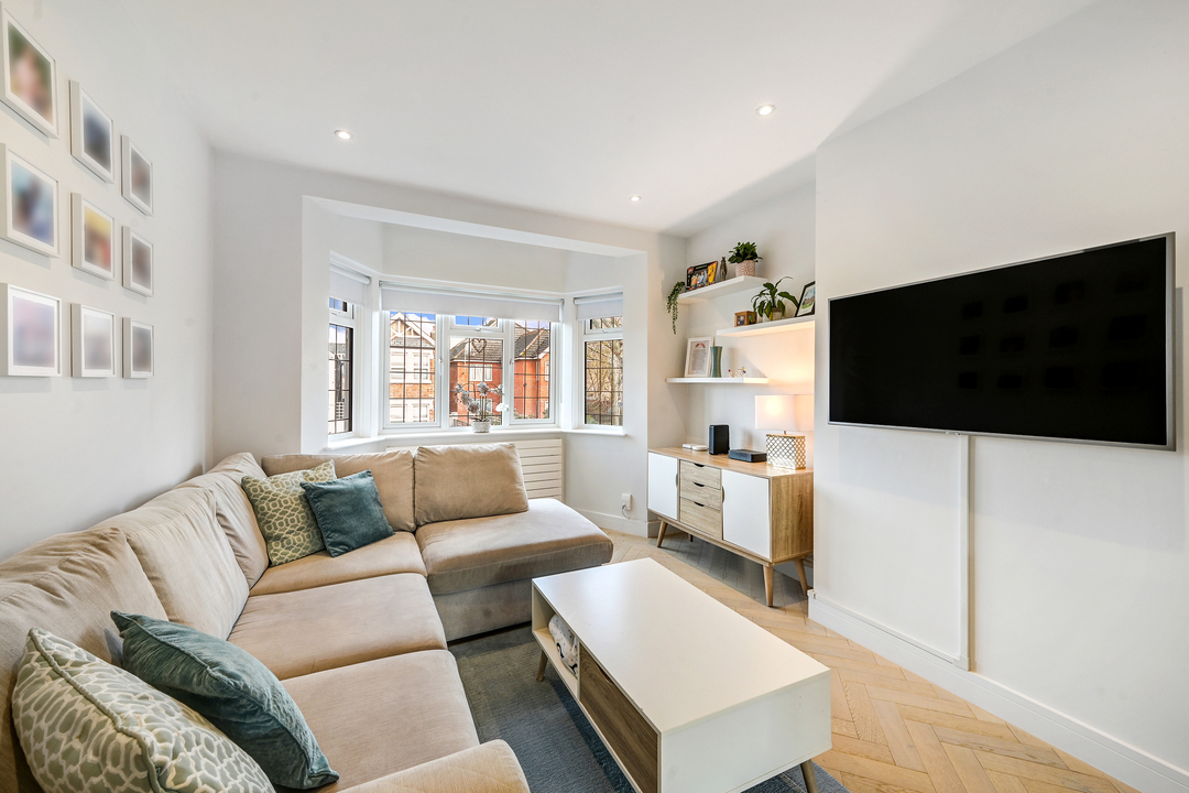 3 bed apartment for sale in Castlebar Park, London 1