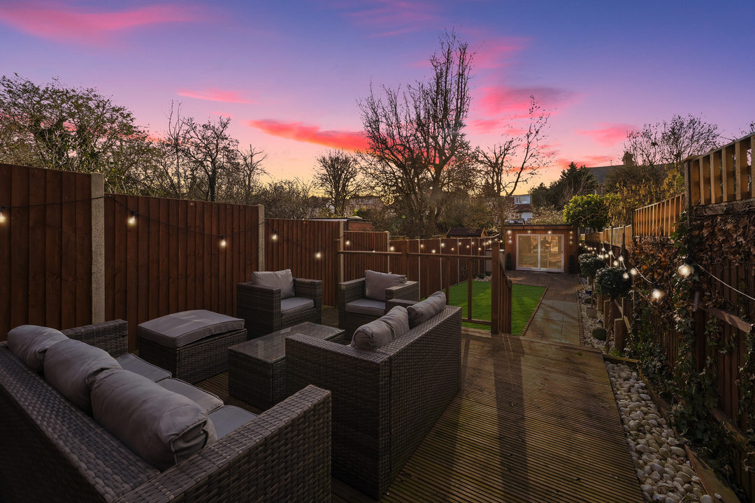 3 bed apartment for sale in Castlebar Park, London 4