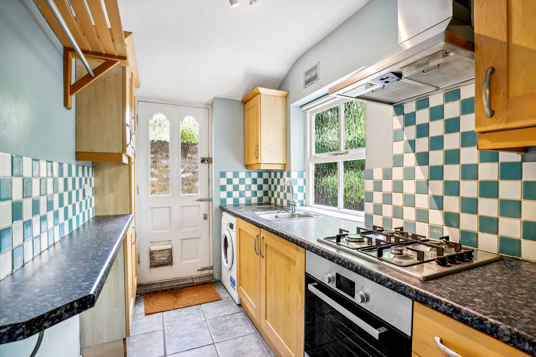 1 bed apartment for sale in Castlebar Hill, Ealing 5