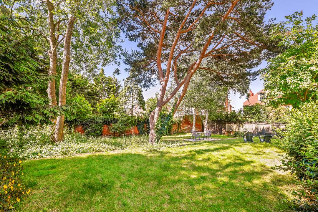 1 bed apartment for sale in Castlebar Hill, Ealing 11