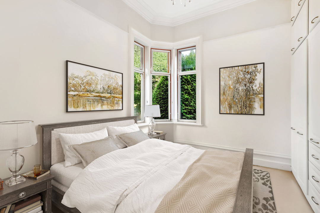 1 bed apartment for sale in Castlebar Hill, Ealing 2