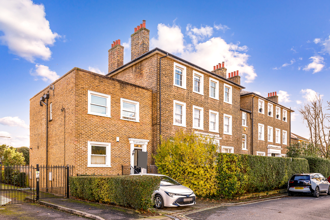 2 bed terraced house for sale in The Park, Ealing 1