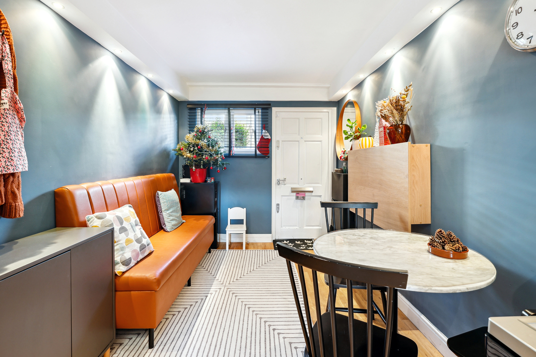 2 bed terraced house for sale in The Park, Ealing 2