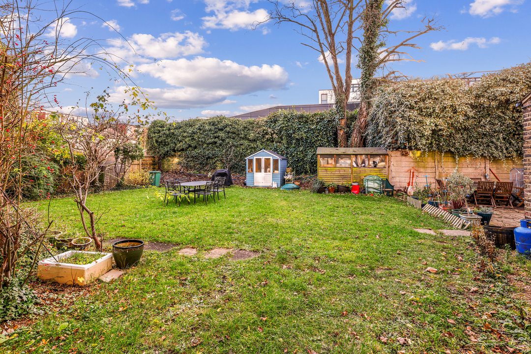 2 bed terraced house for sale in The Park, Ealing  - Property Image 20