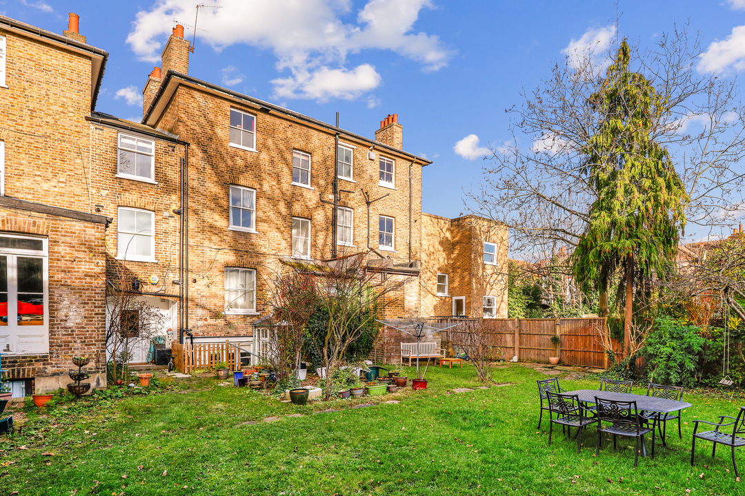 2 bed terraced house for sale in The Park, Ealing 6