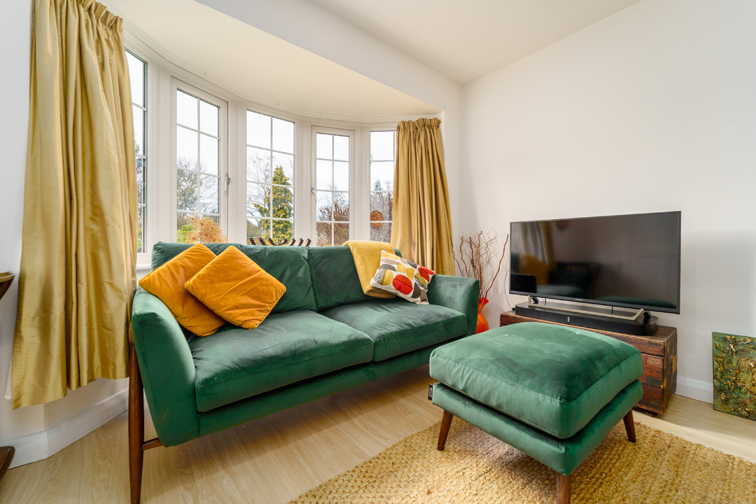 4 bed terraced house for sale in Road, Hanwell 2